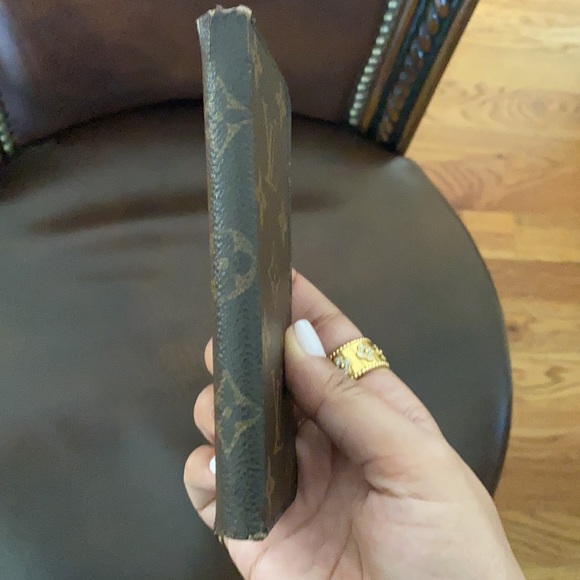 Authentic Louis Vuitton iPhone 7 Phone Case - Picture 4 of 4